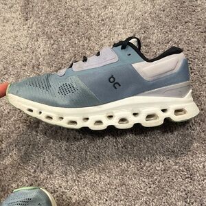 On Womens CloudStratus 3 Blue Running Shoes Sneakers Size 8.5